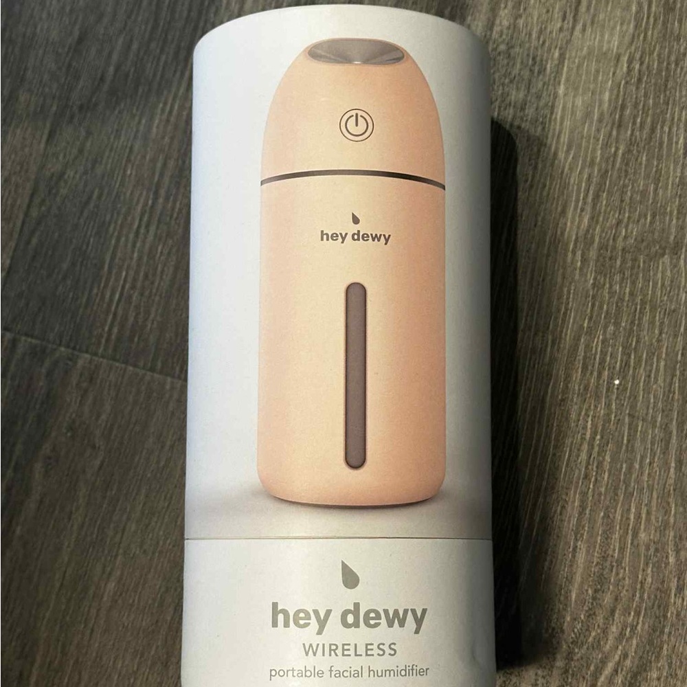 NWT Hey Dewy Wireless Facial Humidifier - Pink